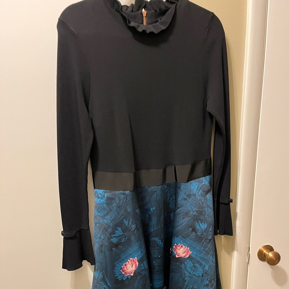 Ted baker dress knit stretch top. Excellent condition. Fits like a size 10
